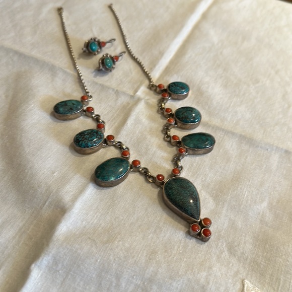 Turquoise and agate silver necklace and earrings set - Picture 2 of 8